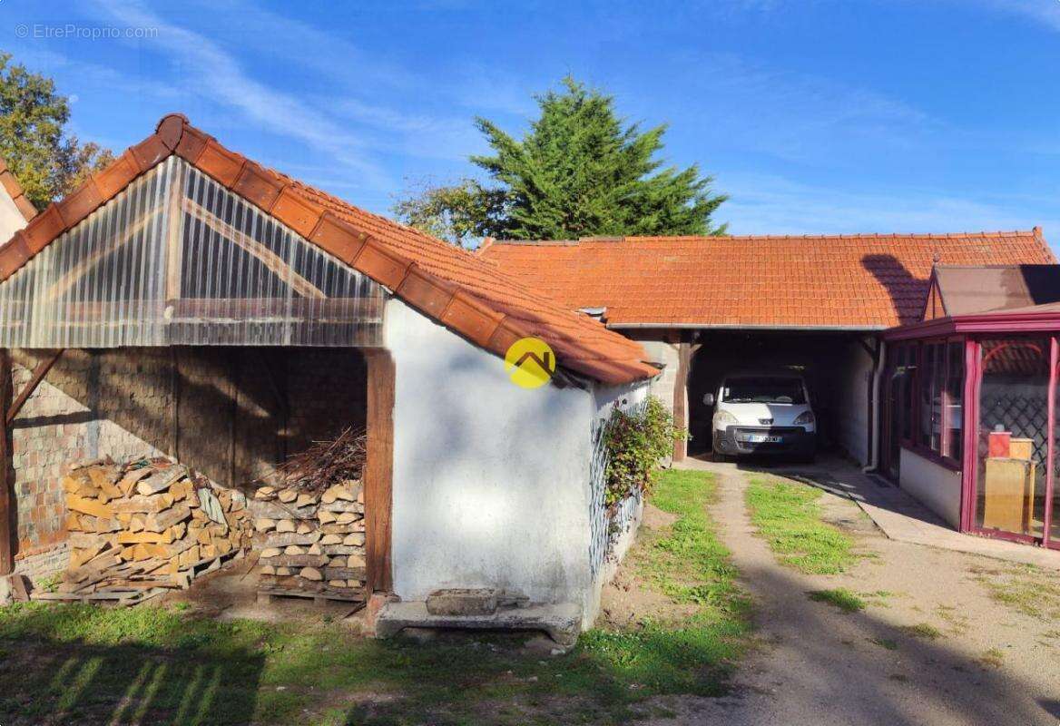 Maison à JUSSY-LE-CHAUDRIER