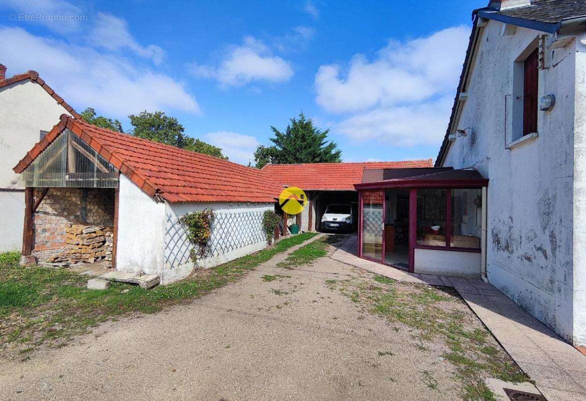 Maison à JUSSY-LE-CHAUDRIER