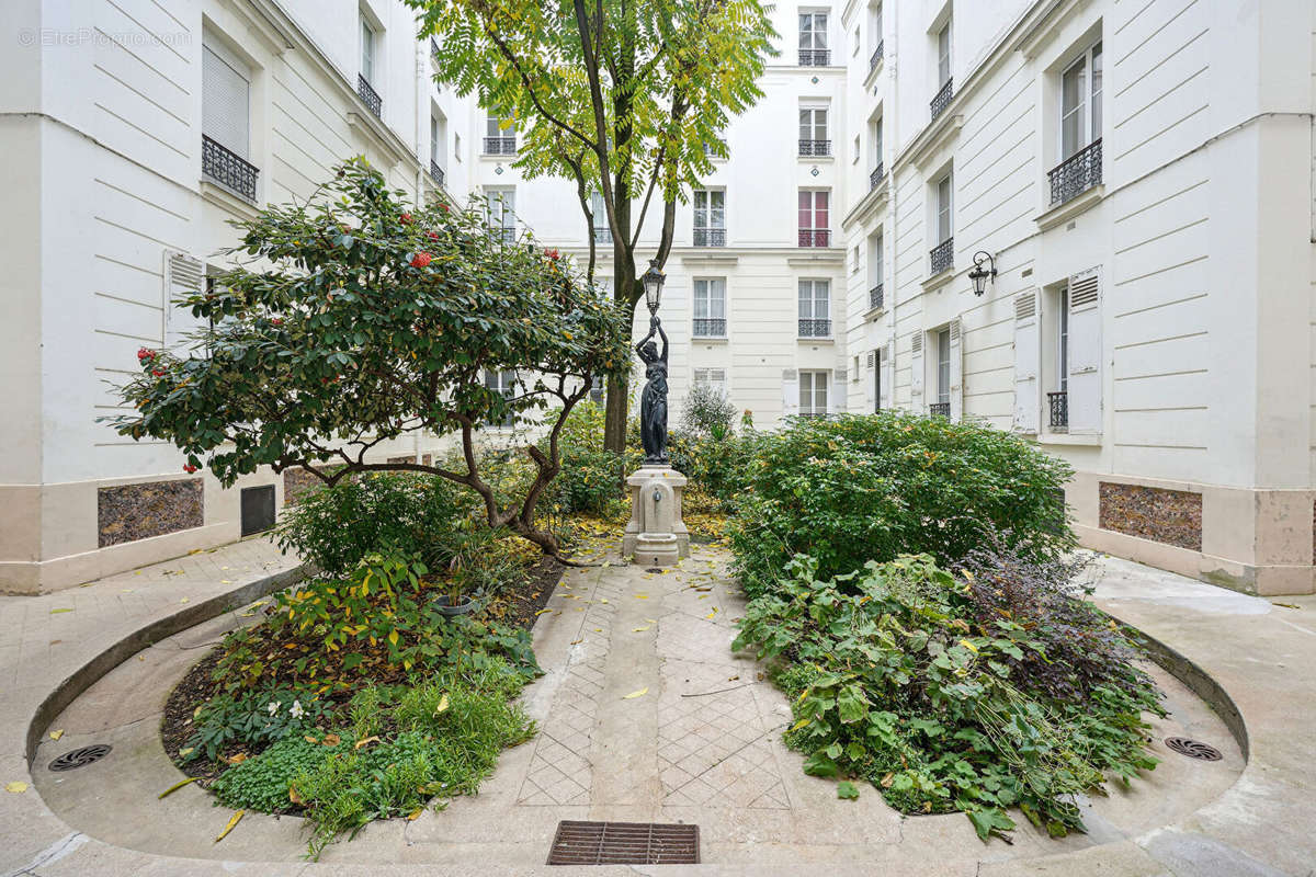 Appartement à LEVALLOIS-PERRET