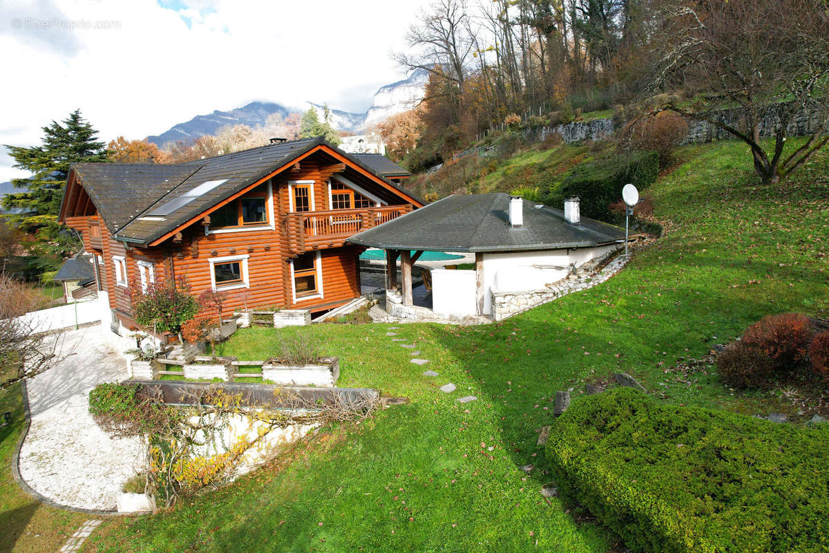 Maison à CHALLES-LES-EAUX