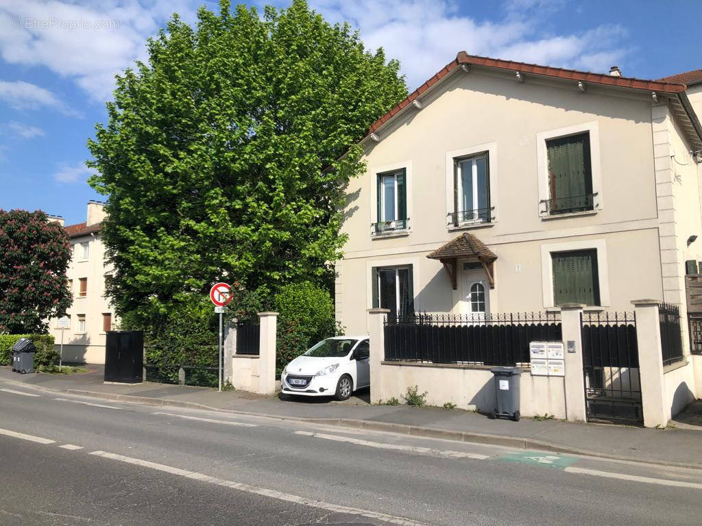 Appartement à SARTROUVILLE