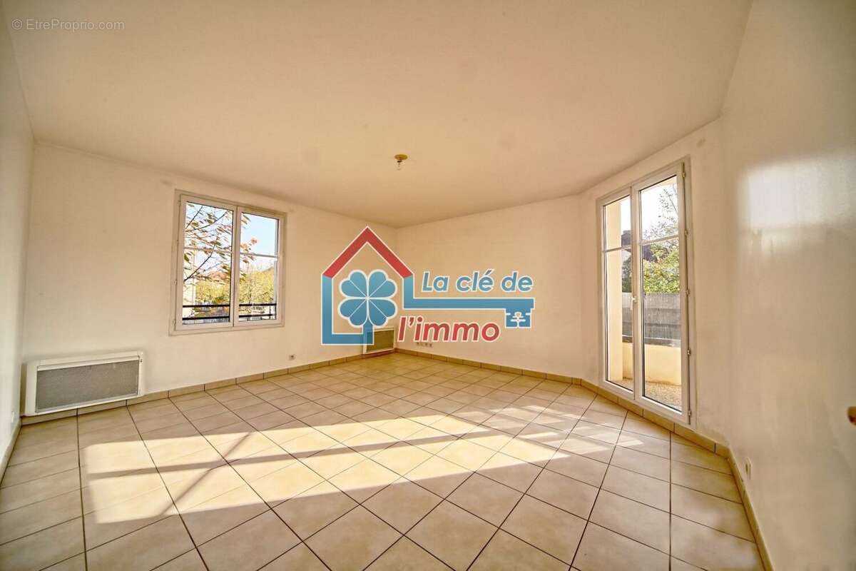 Appartement à MOISSY-CRAMAYEL