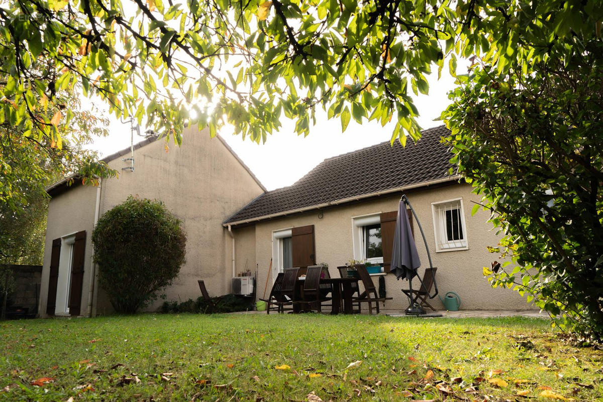 Maison à SAINTRY-SUR-SEINE