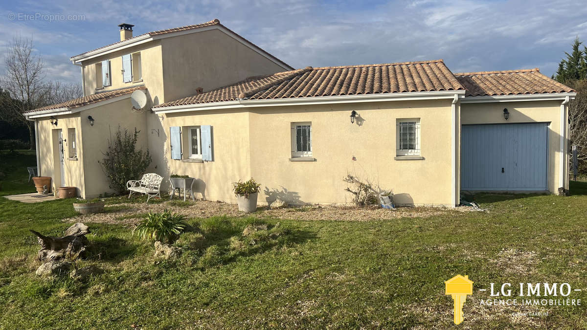 Maison à SAINT-BONNET-SUR-GIRONDE