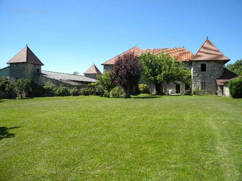 Maison à YENNE