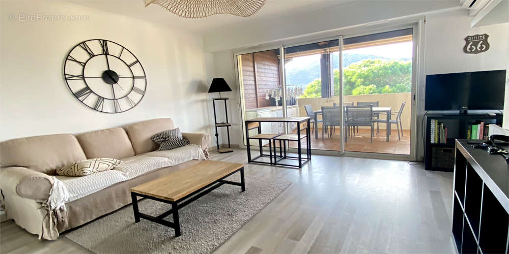 Appartement à ROQUEBRUNE-SUR-ARGENS