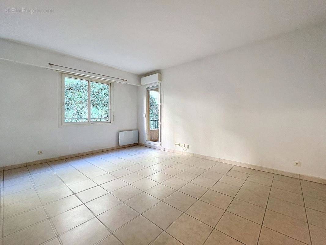 Appartement à MOUGINS