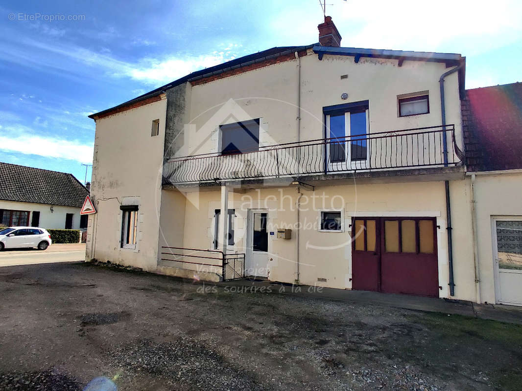 Maison à CHANTENAY-SAINT-IMBERT