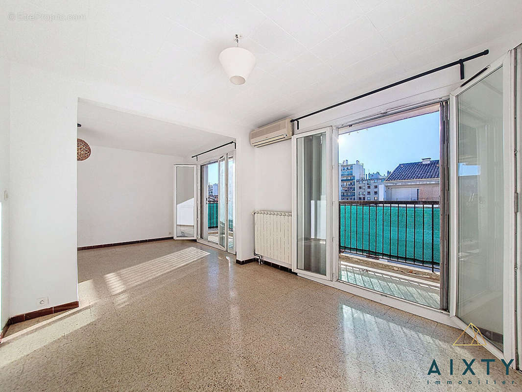 Appartement à MARSEILLE-5E