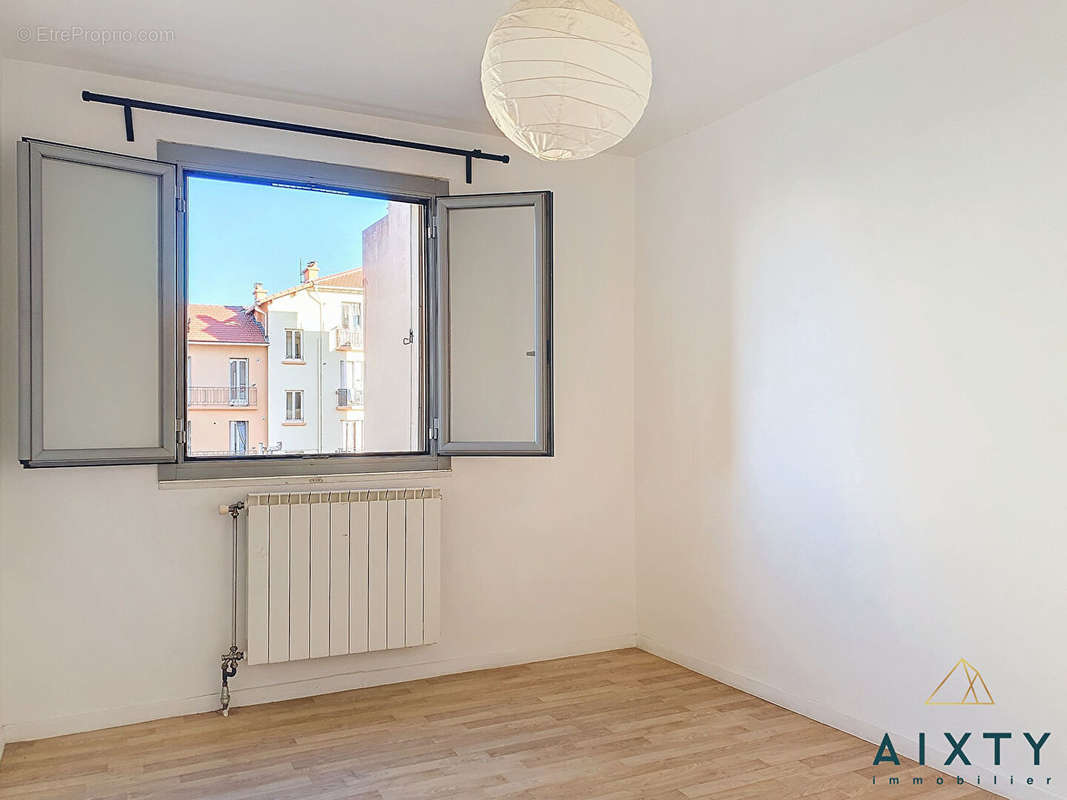 Appartement à MARSEILLE-5E