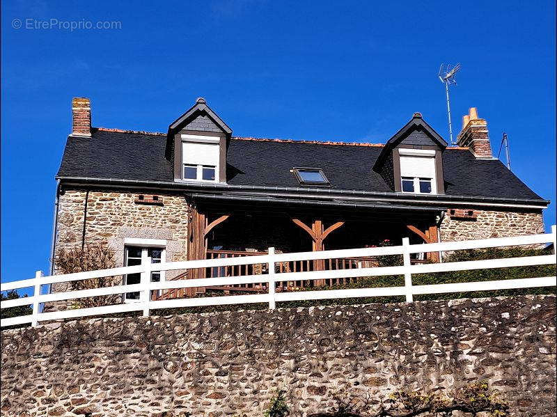 Maison à LOUPFOUGERES