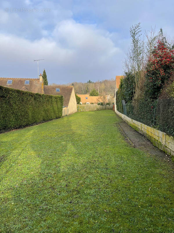 Terrain à FEUCHEROLLES