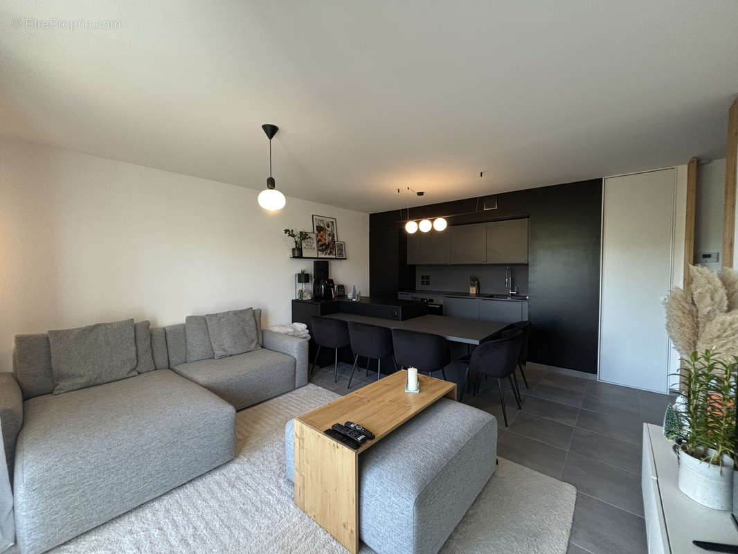 Appartement à SALES