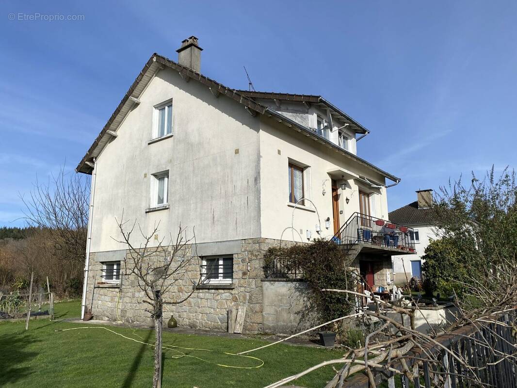 Maison à PEYRAT-LE-CHATEAU