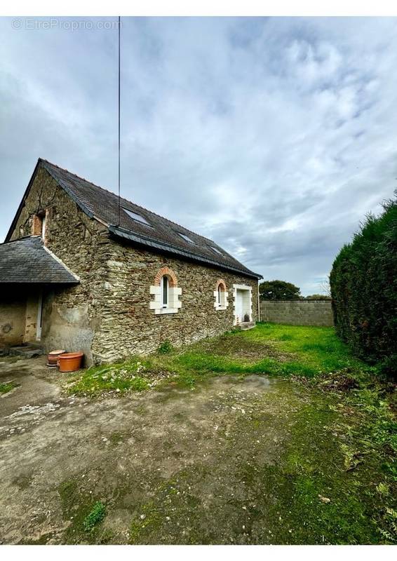 Maison à SOULAIRE-ET-BOURG