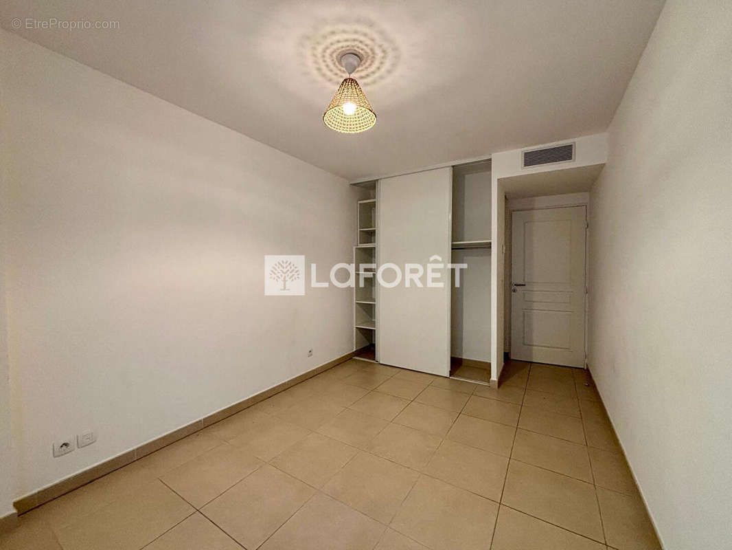 Appartement à MARSEILLE-7E