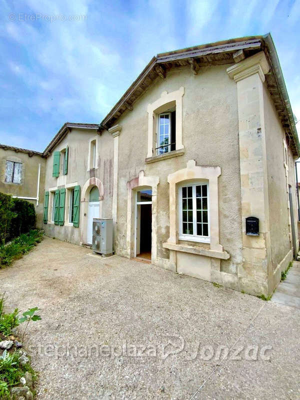 Maison à JONZAC