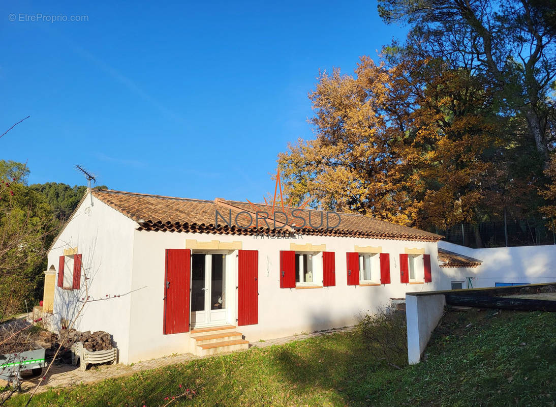 Maison à MEYREUIL