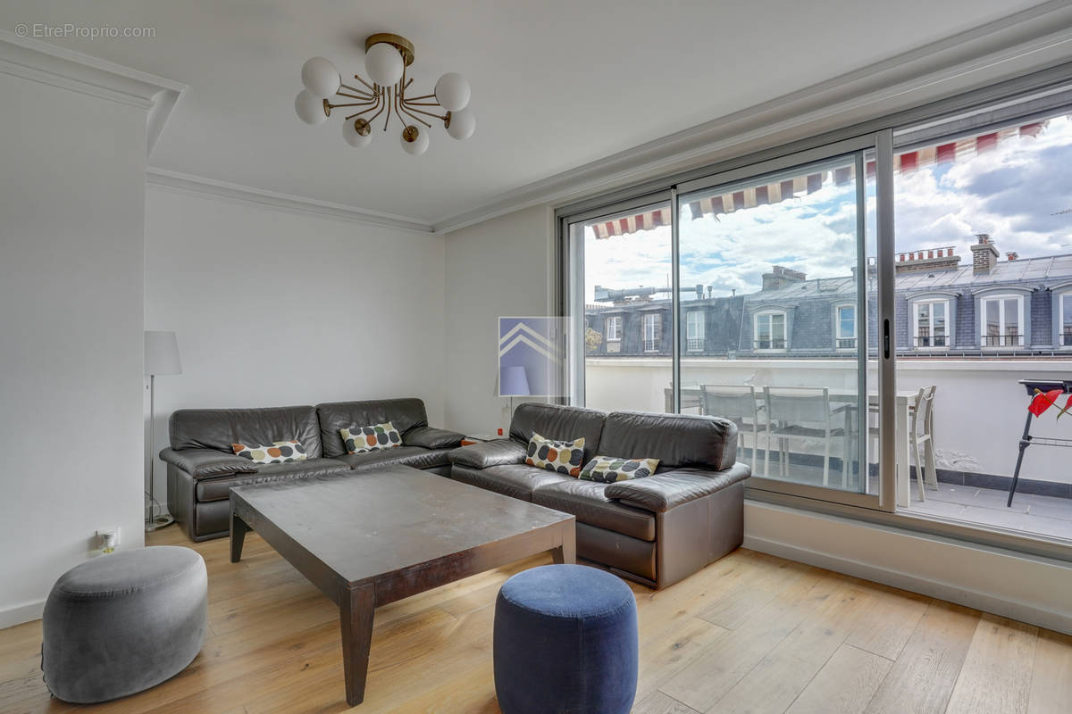 Appartement à LEVALLOIS-PERRET