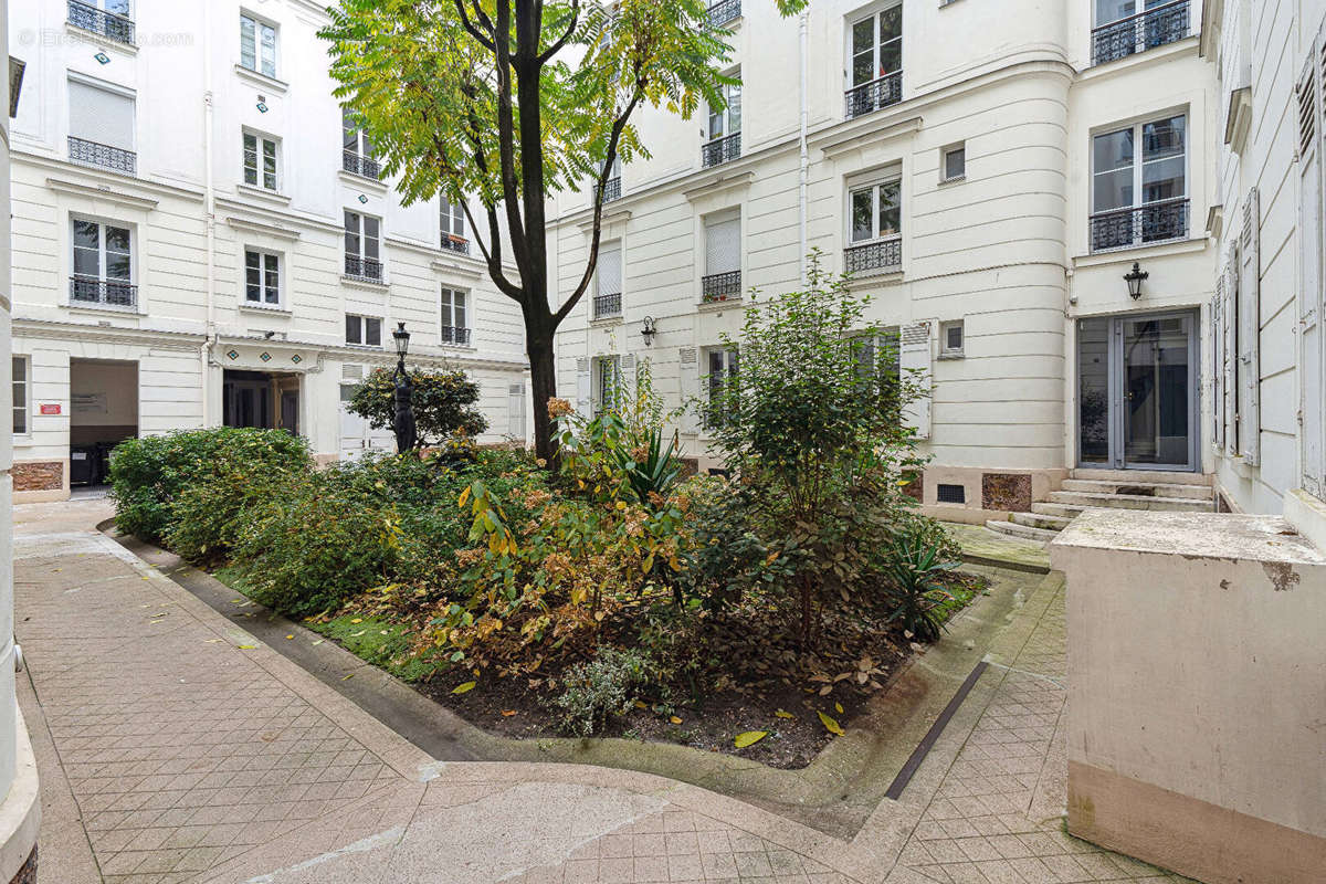 Appartement à LEVALLOIS-PERRET