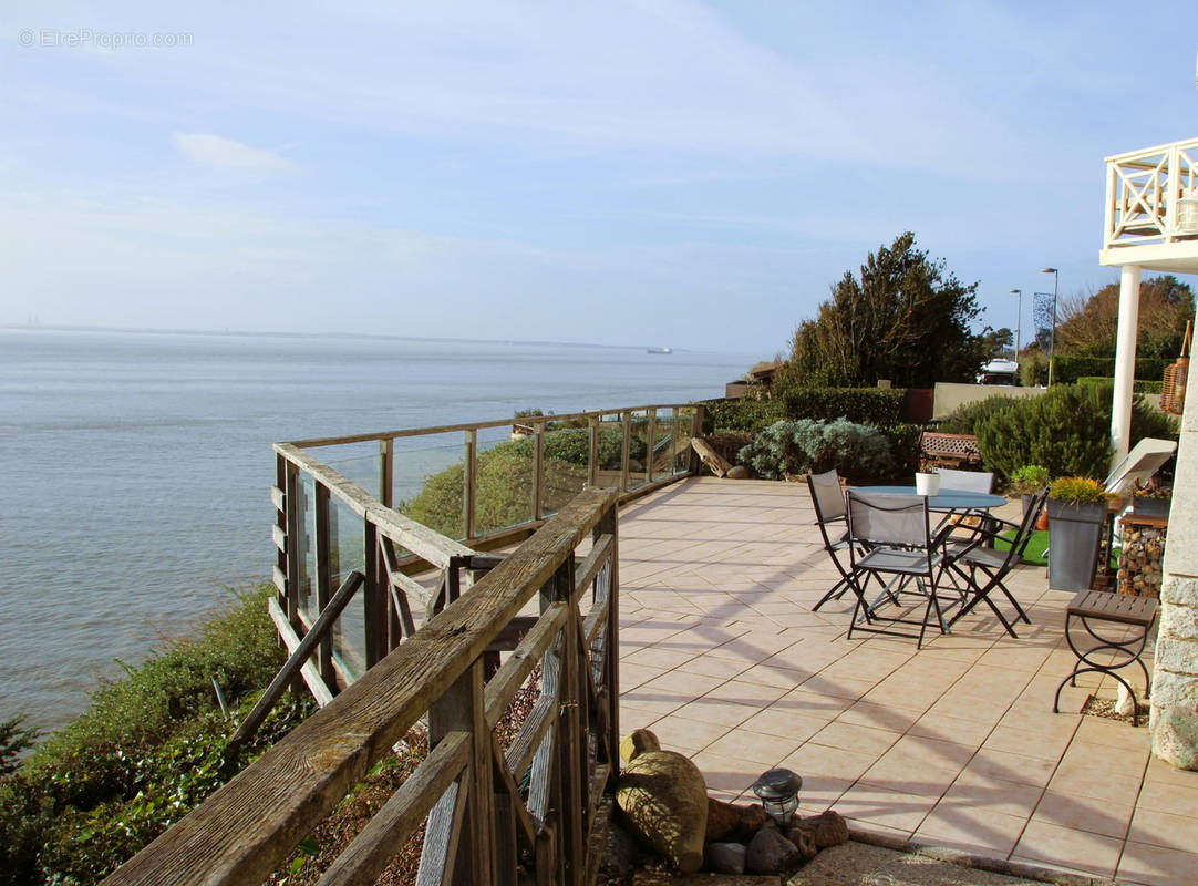 Appartement à MESCHERS-SUR-GIRONDE