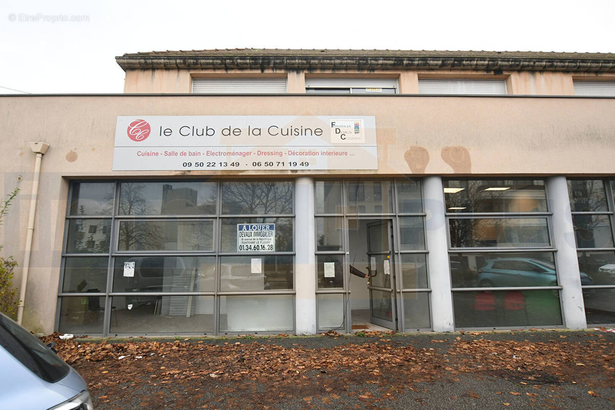 Commerce à SAINT-CYR-L&#039;ECOLE