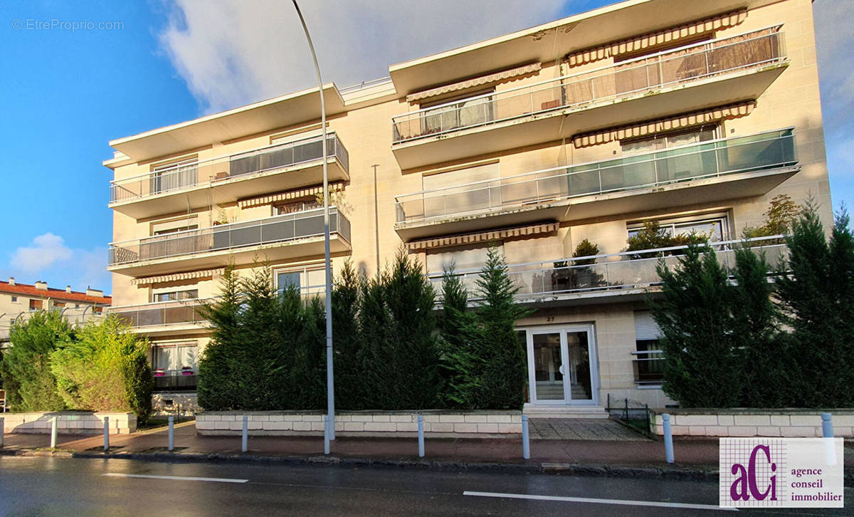 Appartement à L&#039;HAY-LES-ROSES