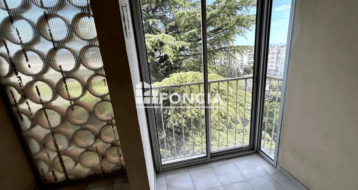 Appartement à BOURG-SAINT-ANDEOL