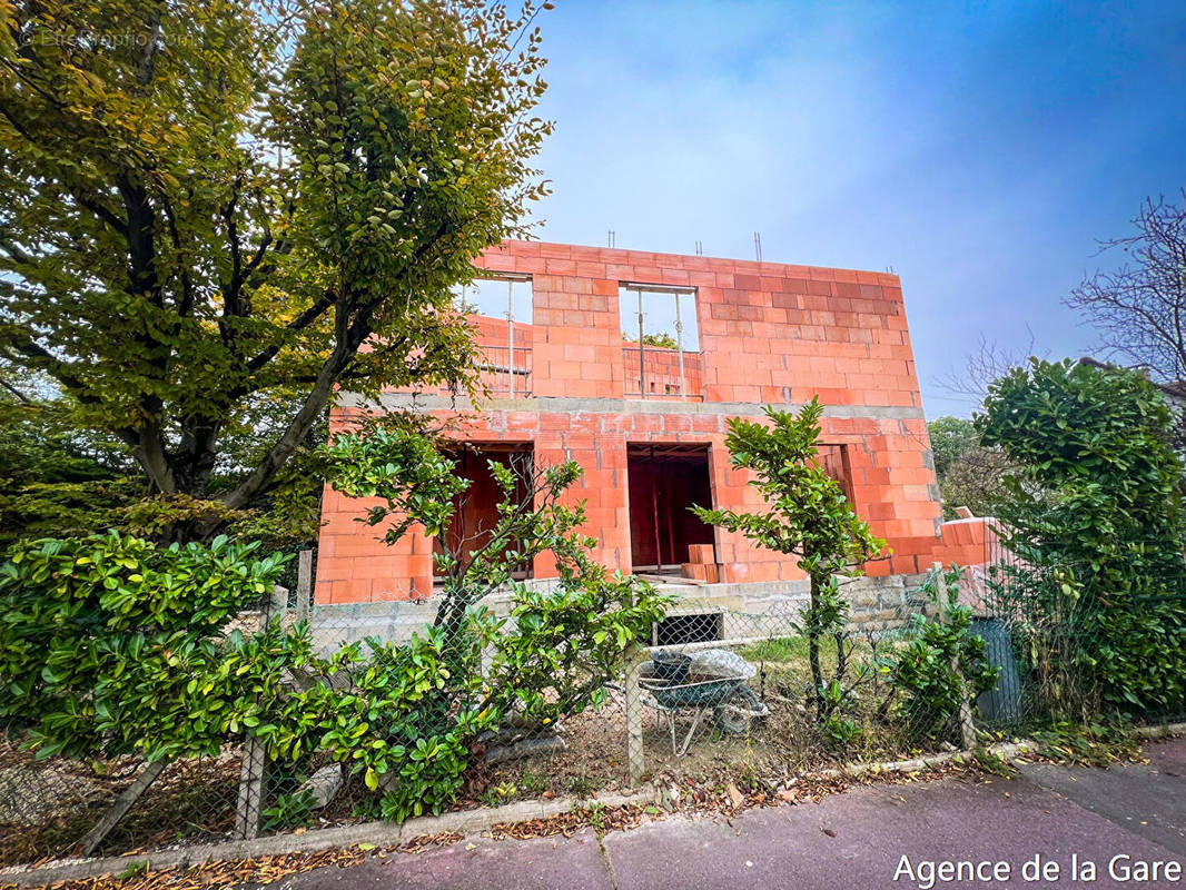 Maison à CARRIERES-SUR-SEINE