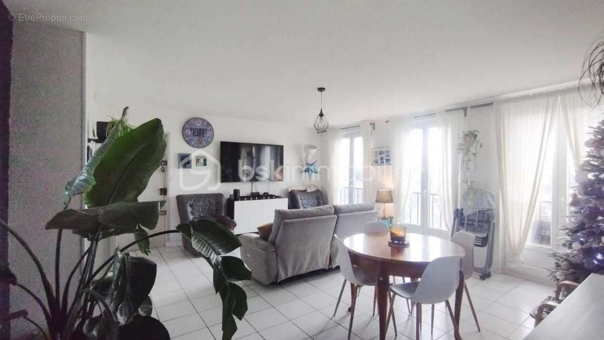 Appartement à SAINT-JEAN-DE-BRAYE