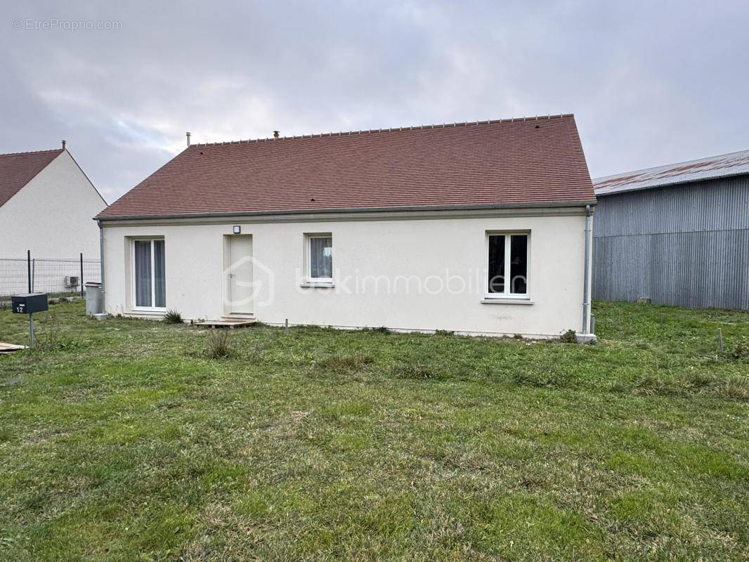 Maison à LA CHAPELLE-LA-REINE