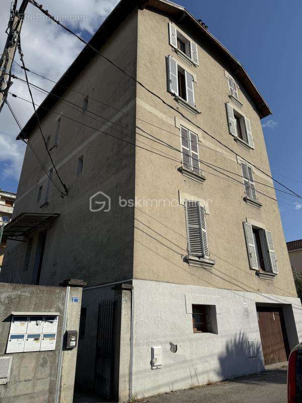 Appartement à FONTAINE