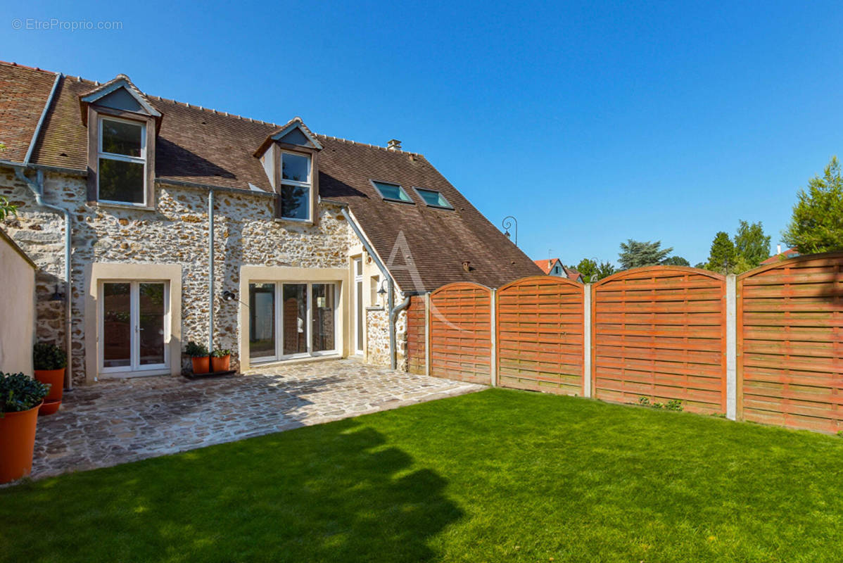 Maison à CHAUMES-EN-BRIE