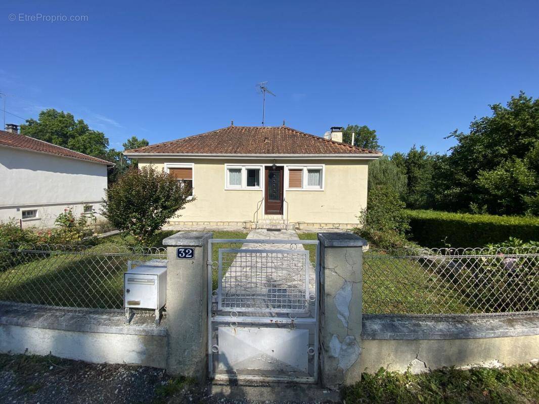 Maison à CHASSENEUIL-SUR-BONNIEURE