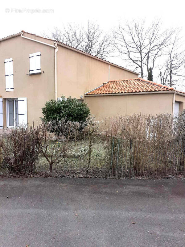 Maison à LA BOISSIERE-DES-LANDES