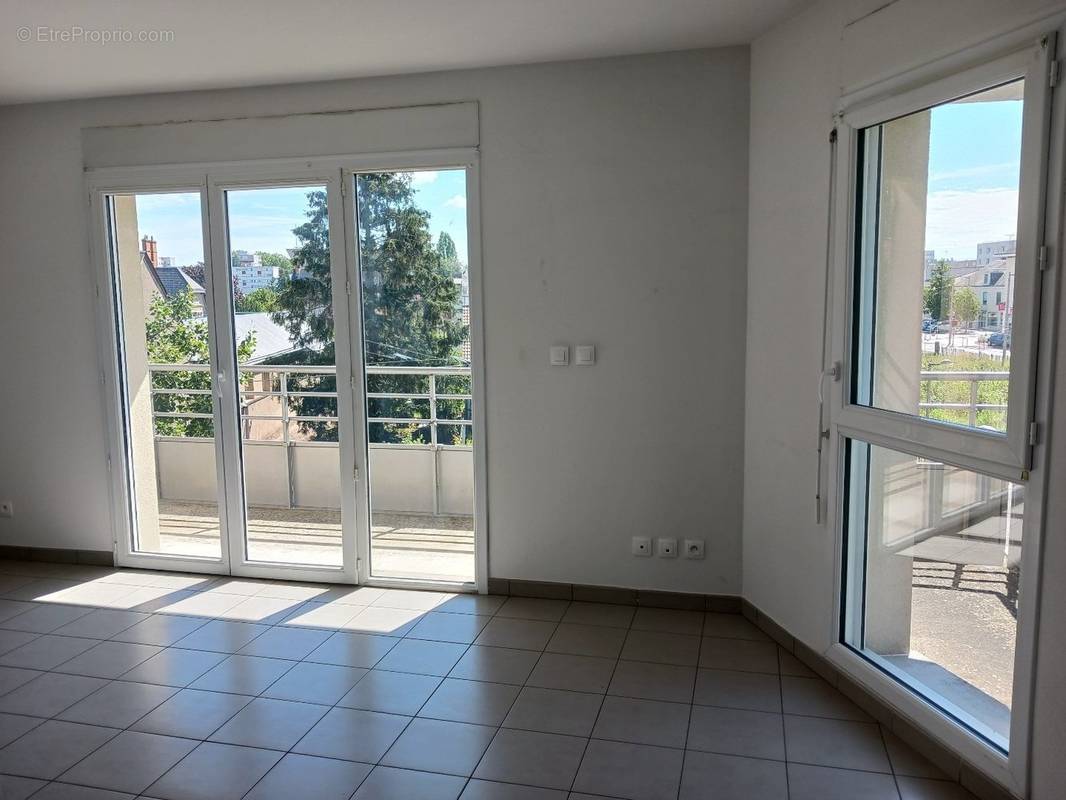 Appartement à FLEURY-LES-AUBRAIS