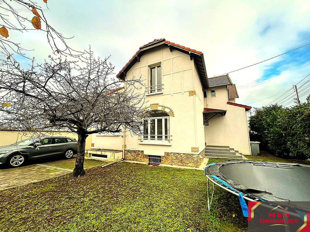 Maison à SARTROUVILLE