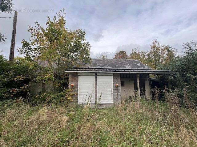 Maison à SAINT-MARTIN-DE-BIENFAITE-LA-CRESSONNIERE