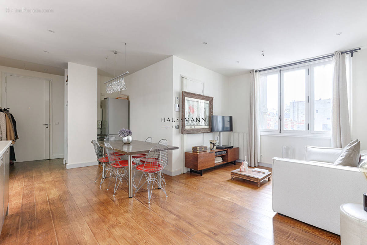 Appartement à PARIS-8E