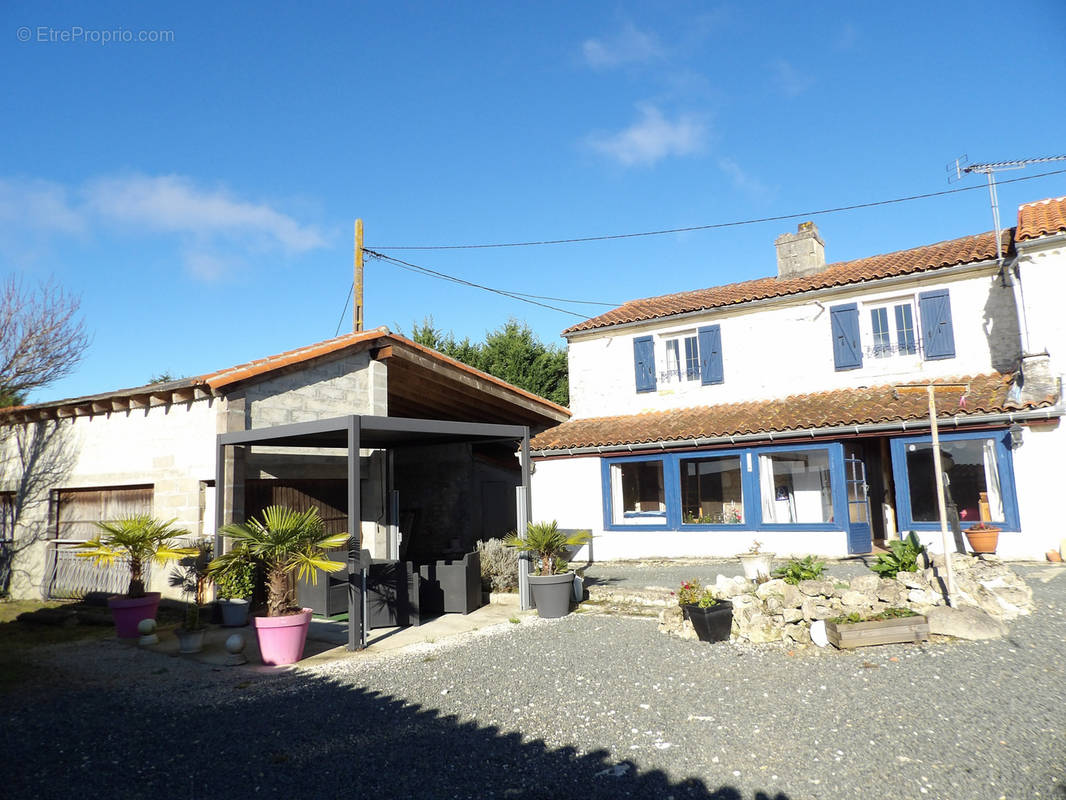 Maison à SAINT-SAVINIEN