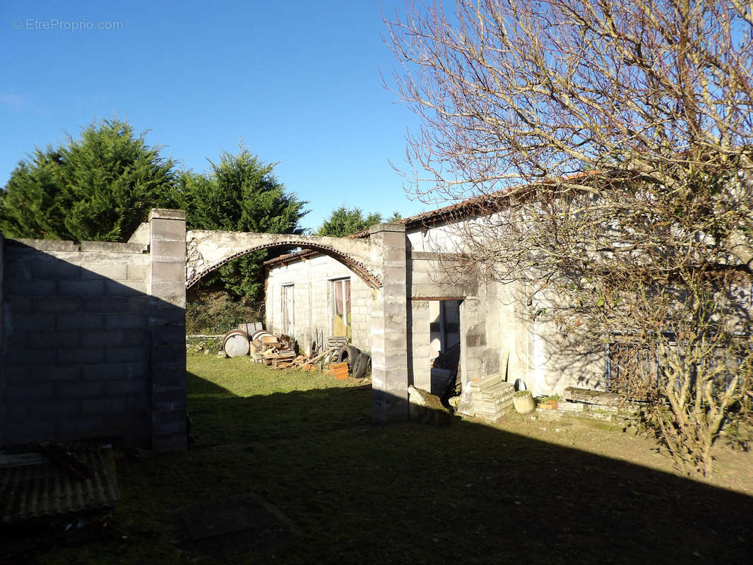 Maison à SAINT-SAVINIEN