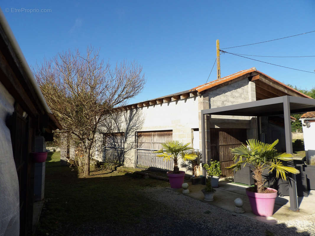 Maison à SAINT-SAVINIEN