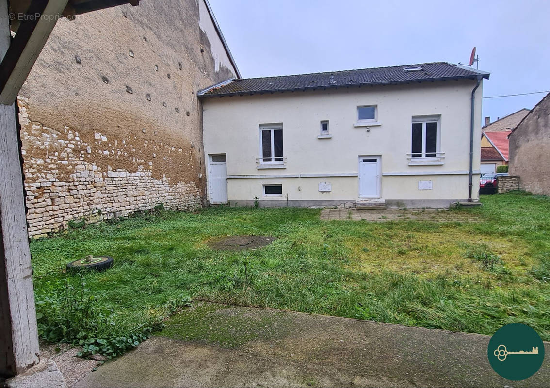 Maison à PAGNY-SUR-MEUSE