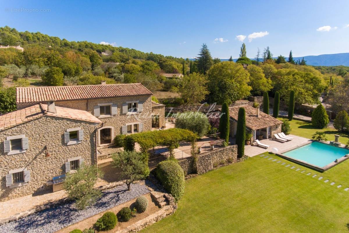 Maison à GORDES