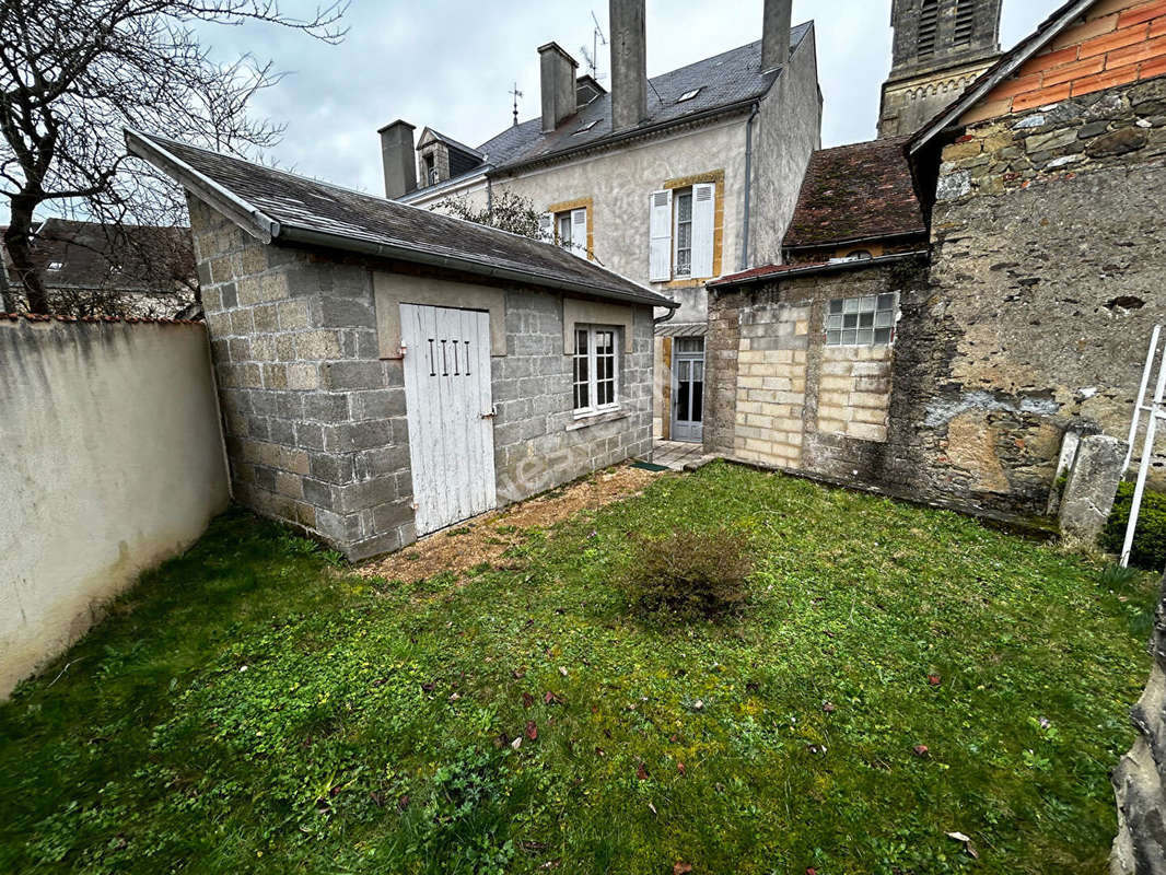 Maison à LANOUAILLE