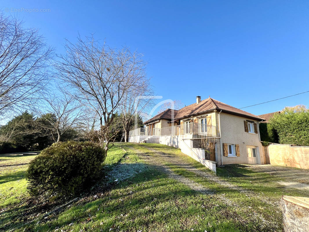 Maison à CUBLAC