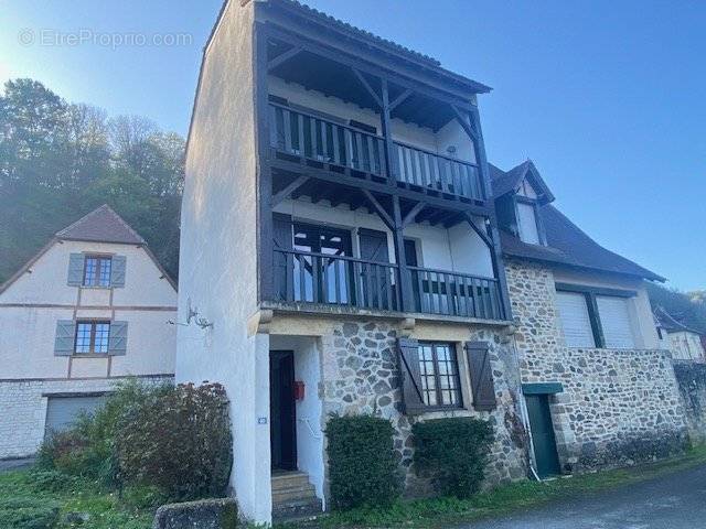 Maison à BEAULIEU-SUR-DORDOGNE