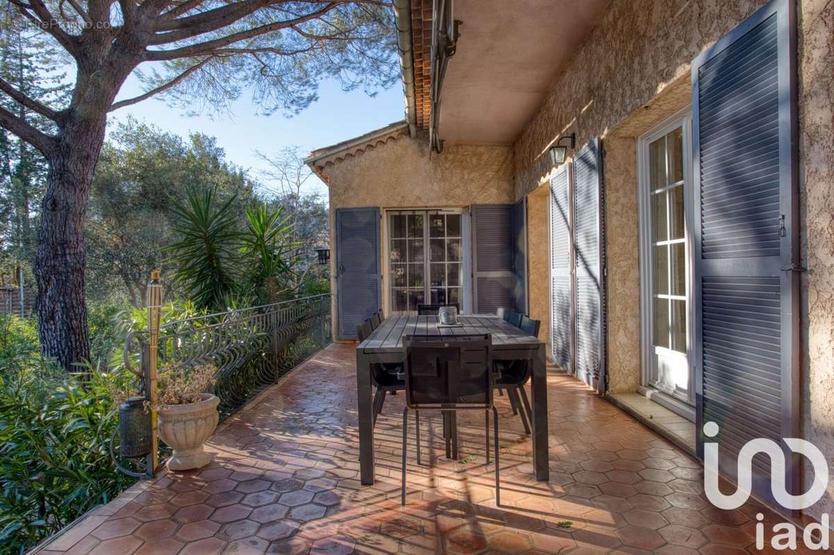 Photo 8 - Maison à ROQUEBRUNE-SUR-ARGENS