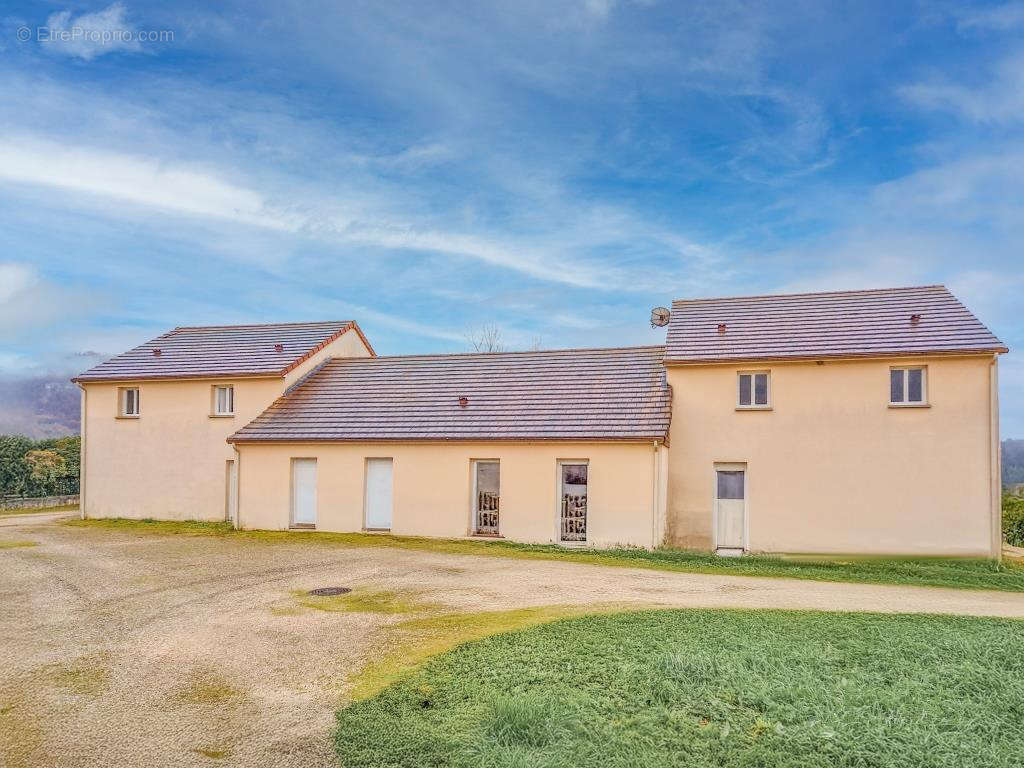 Maison à BREGNIER-CORDON