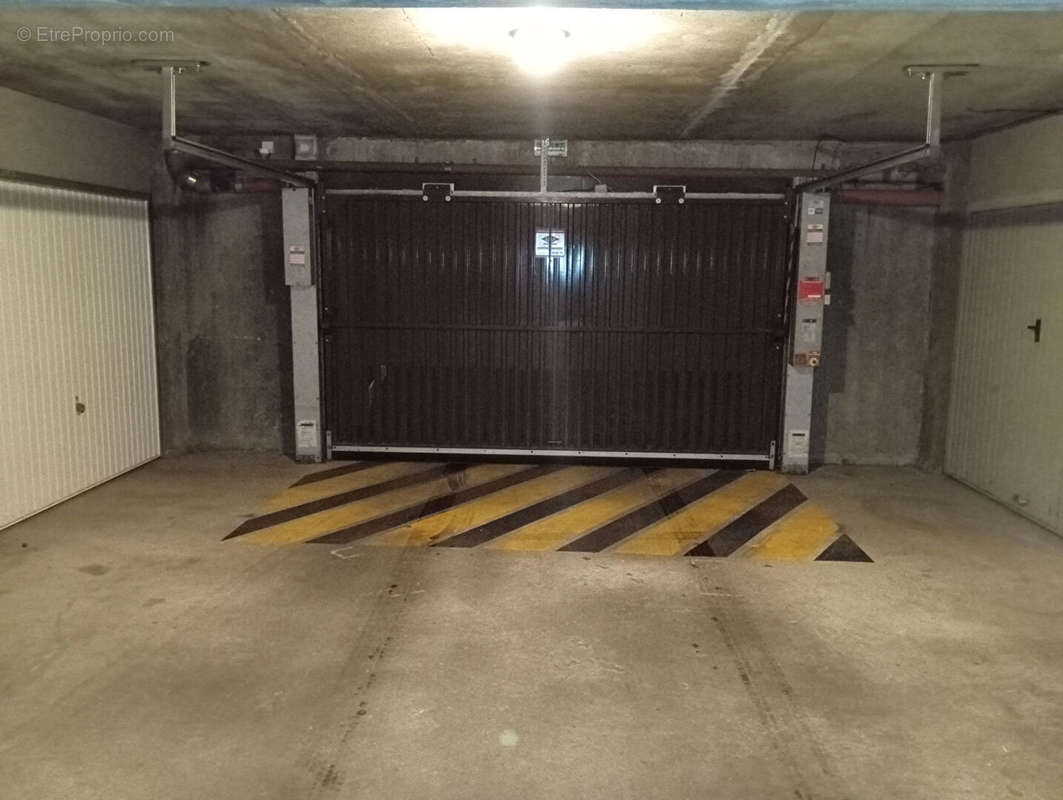 Parking à BRUAY-LA-BUISSIERE